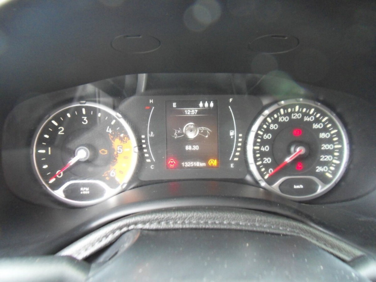 Jeep Renegade 1.6 Mjt 120 CV Longitude (9)