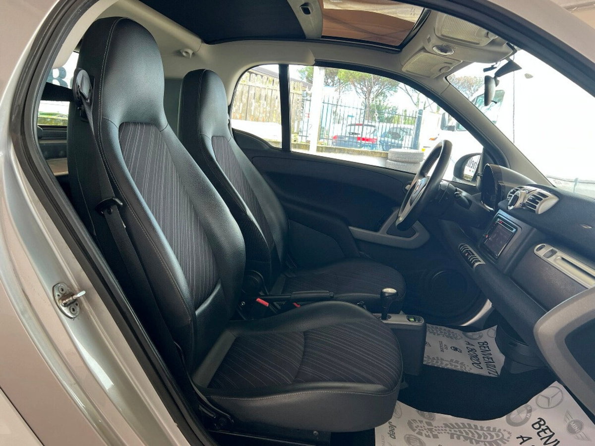 smart Fortwo 1000 52 kW MHD coupé pulse (17)