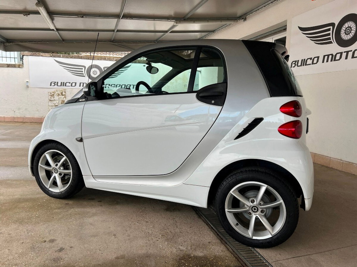 smart Fortwo 1000 52 kW MHD coupé pulse (5)