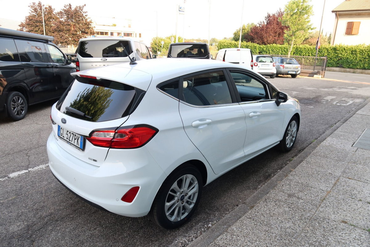Ford Fiesta 1.0 Ecoboost Hybrid 125 CV 5 porte Titanium (5)