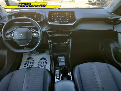Peugeot 2008 motore elettrico 136 CV Allure Pack (14)