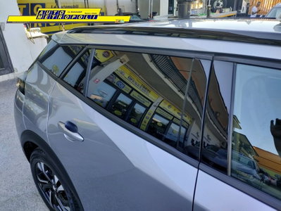 Peugeot 2008 motore elettrico 136 CV Allure Pack (9)