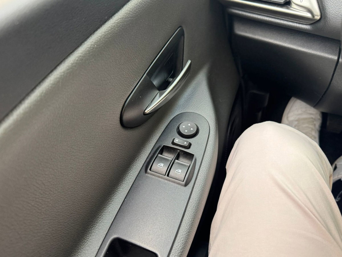 Lancia Ypsilon 1.3 MJT 16V 95 CV 5 porte S&S Silver (12)