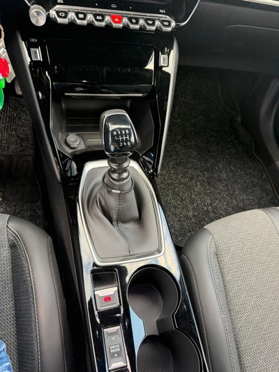 Peugeot 2008 1.2 turbo Allure 100cv (10)