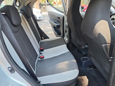 Toyota Aygo 1.0 VVT-i 69 CV 3 porte x-play (10)