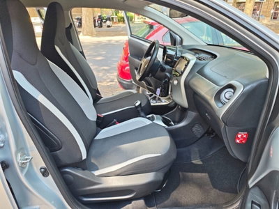 Toyota Aygo 1.0 VVT-i 69 CV 3 porte x-play (8)