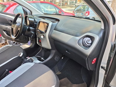 Toyota Aygo 1.0 VVT-i 69 CV 3 porte x-play (9)