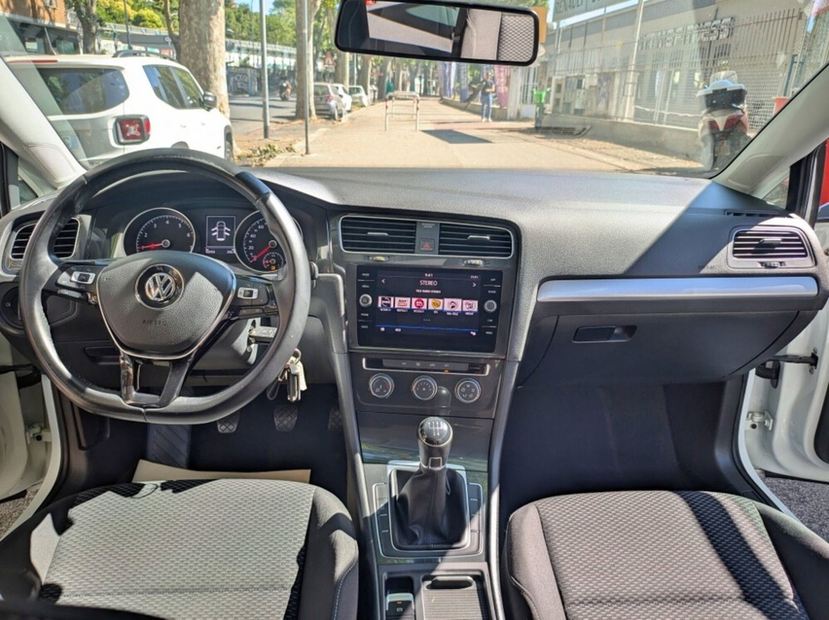 Volkswagen Golf 1.0 TSI 85 CV 5p. Trendline BlueMotion Technology (10)