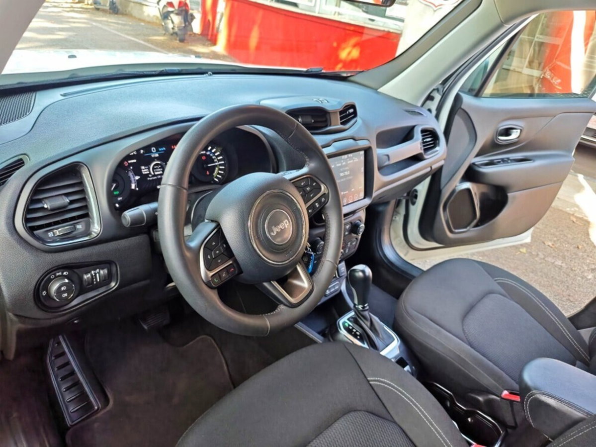 Jeep Renegade 1.3 T4 190CV PHEV 4xe AT6 Limited (12)