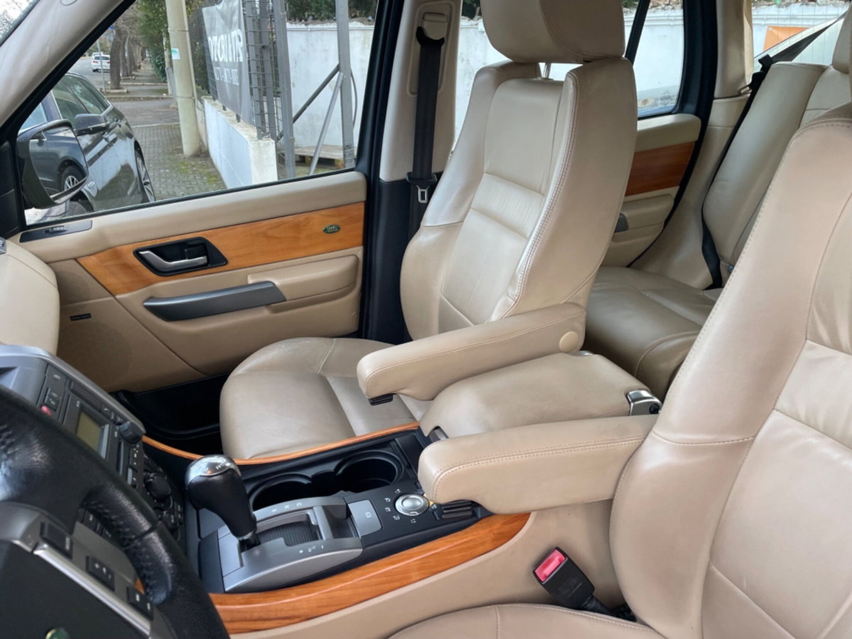 Land Rover Range Rover Sport 2.7 TDV6 HSE (14)