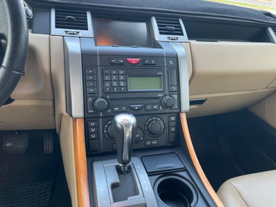 Land Rover Range Rover Sport 2.7 TDV6 HSE (9)