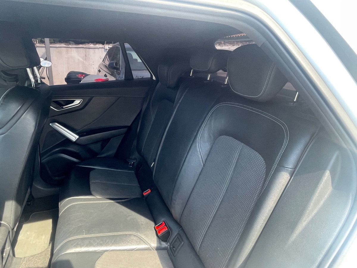 Audi Q2 Q2 1.6 TDI S tronic Business (20)