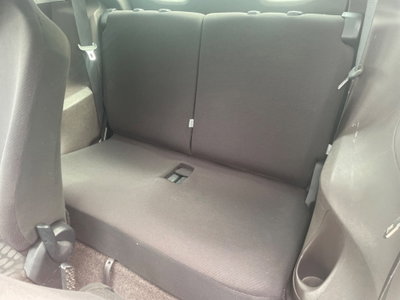 Toyota iQ 1.0 Sol (15)