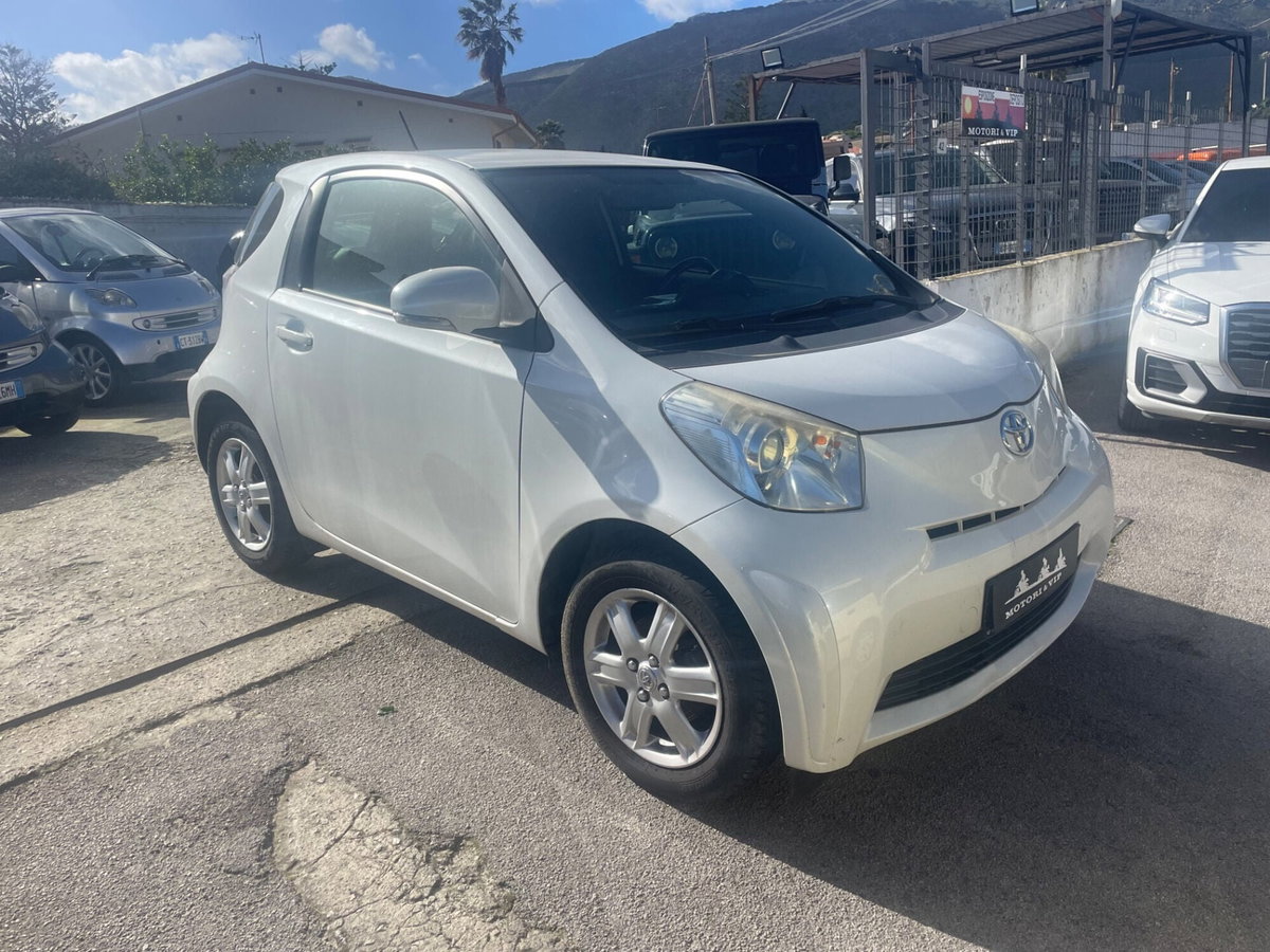 Toyota iQ 1.0 Sol (2)
