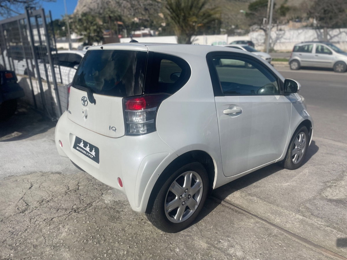 Toyota iQ 1.0 Sol (4)