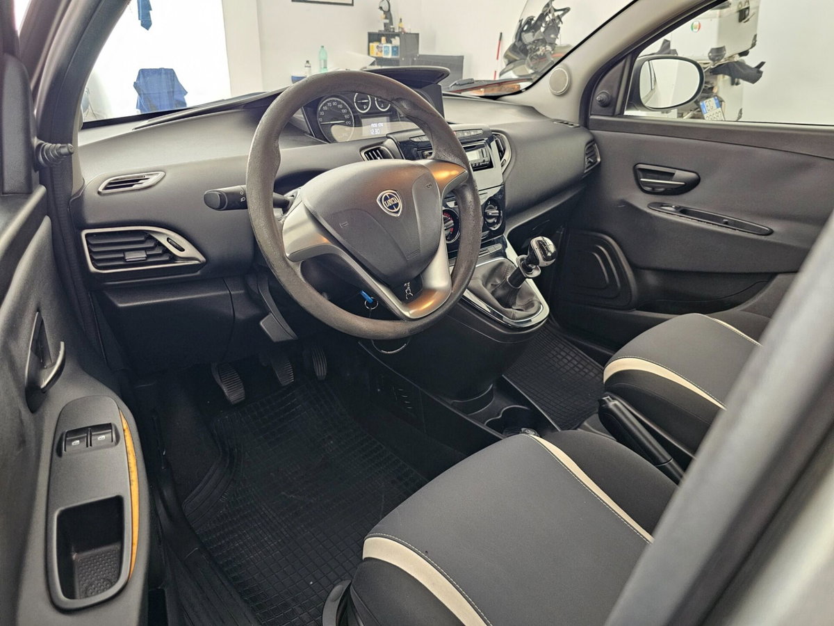 Lancia Ypsilon 1.2 69 CV 5 porte GPL Ecochic Elefantino (9)