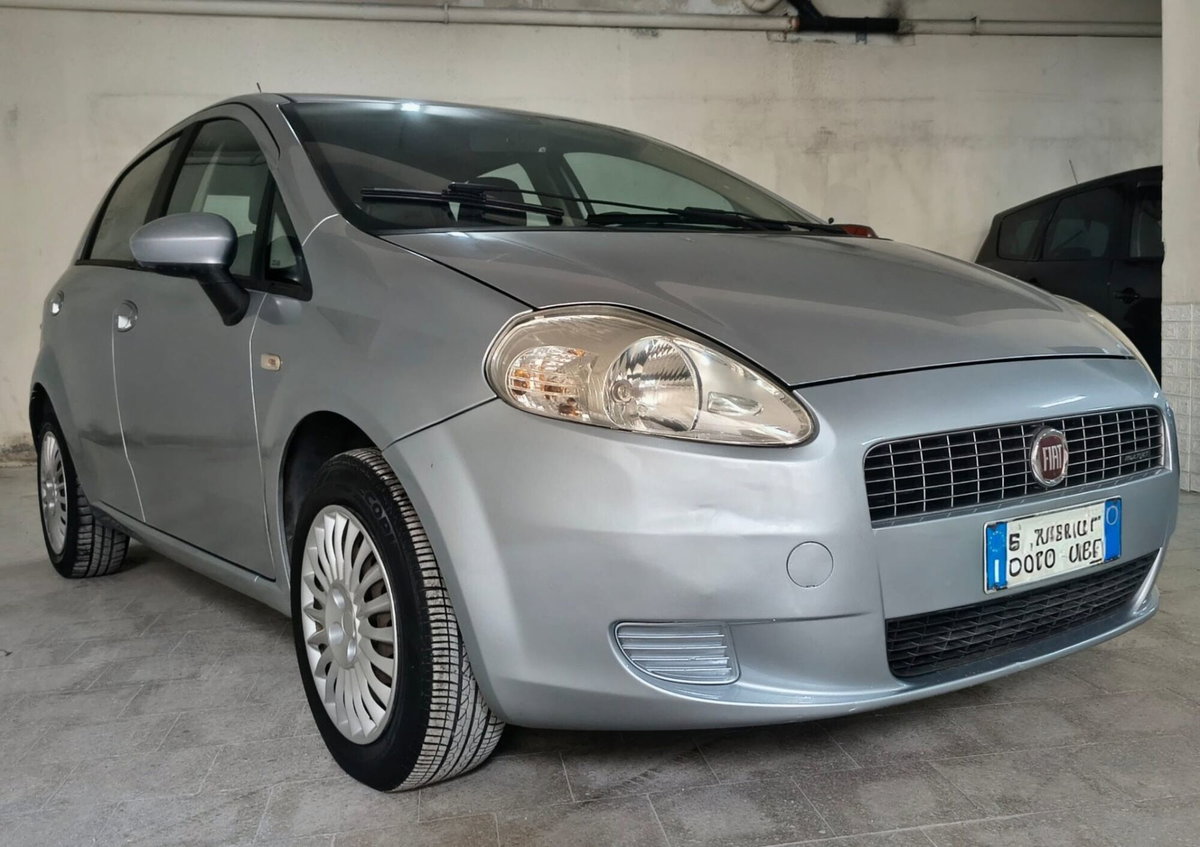 Fiat Grande Punto 1.3 MJT 75 CV 5 porte Dynamic (2)