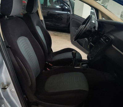 Fiat Grande Punto 1.3 MJT 75 CV 5 porte Dynamic (6)