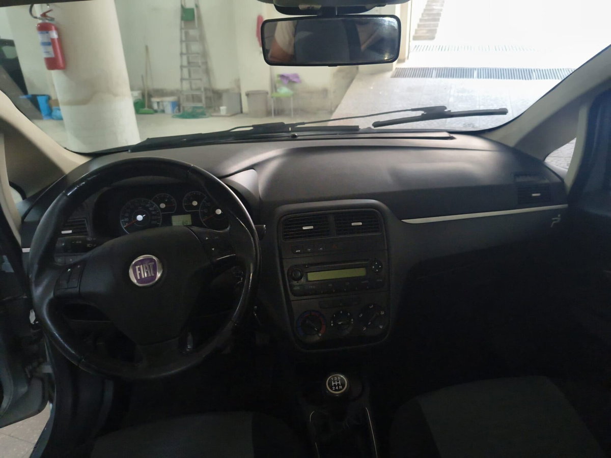 Fiat Grande Punto 1.3 MJT 75 CV 5 porte Dynamic (8)