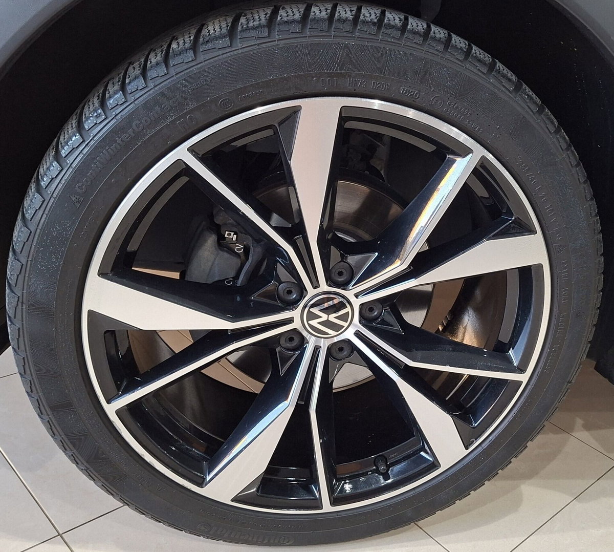 Volkswagen Tiguan 2.0 TDI 150 CV SCR DSG 4MOTION R-Line (12)