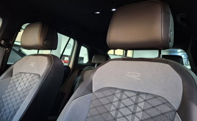 Volkswagen Tiguan 2.0 TDI 150 CV SCR DSG 4MOTION R-Line (17)