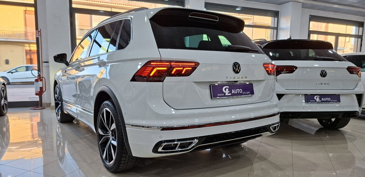 Volkswagen Tiguan 2.0 TDI 150 CV SCR DSG 4MOTION R-Line (2)