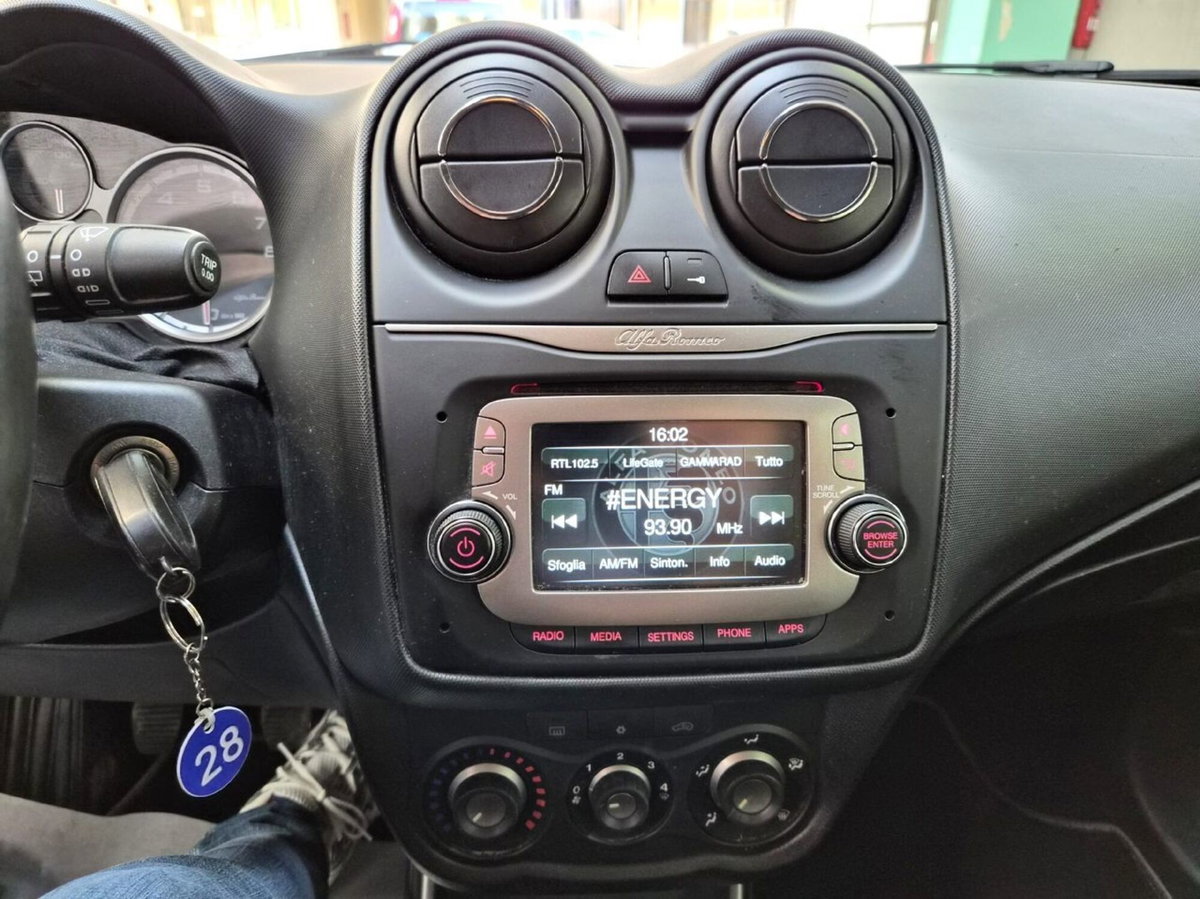 Alfa Romeo MiTo 1.4 78 CV 8V S&S Urban (16)