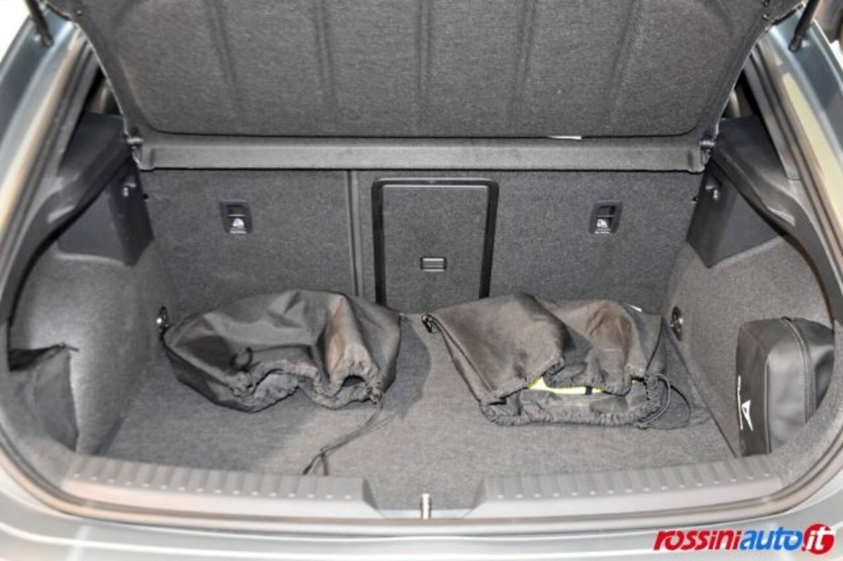 Cupra Leon 1.5 e-hybrid VZ Extreme 272cv dsg (16)