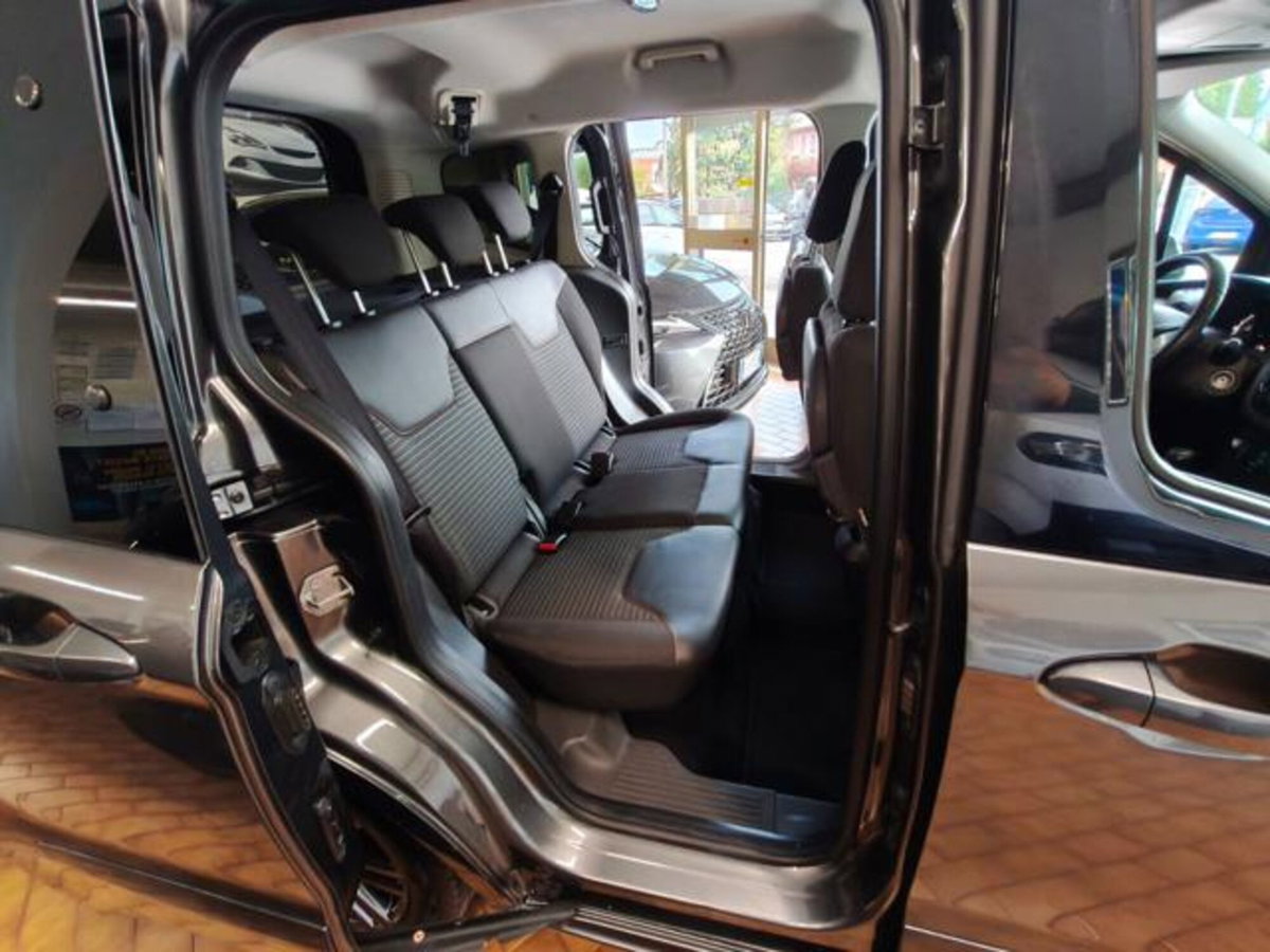 Ford Tourneo Courier 1.5 TDCI 100 CV Sport (7)