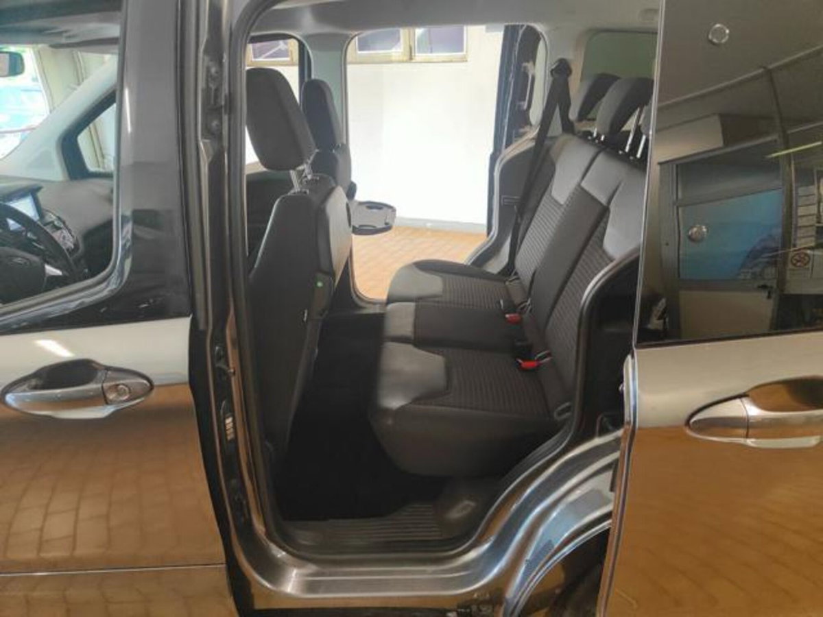 Ford Tourneo Courier 1.5 TDCI 100 CV Sport (9)