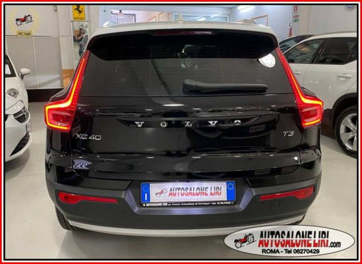 Volvo XC40 T3 Geartronic Momentum Pro (11)