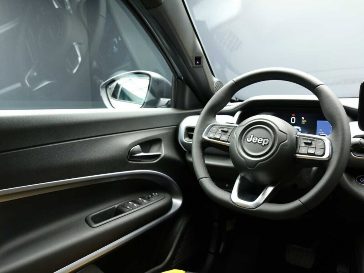 Jeep Avenger 1.2 turbo e-hybrid mhev The North Face 4xe 145cv edct6 (18)