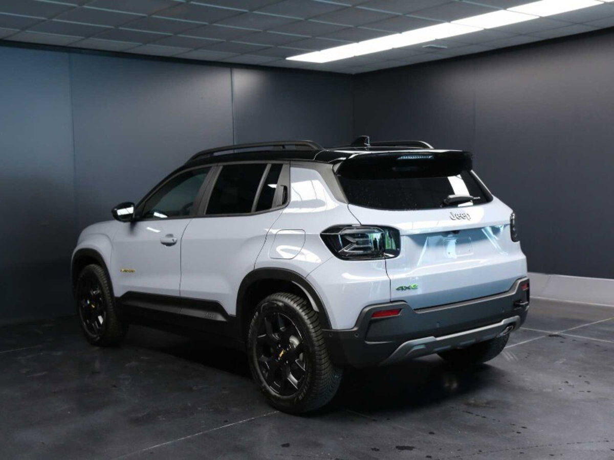 Jeep Avenger 1.2 turbo e-hybrid mhev The North Face 4xe 145cv edct6 (6)