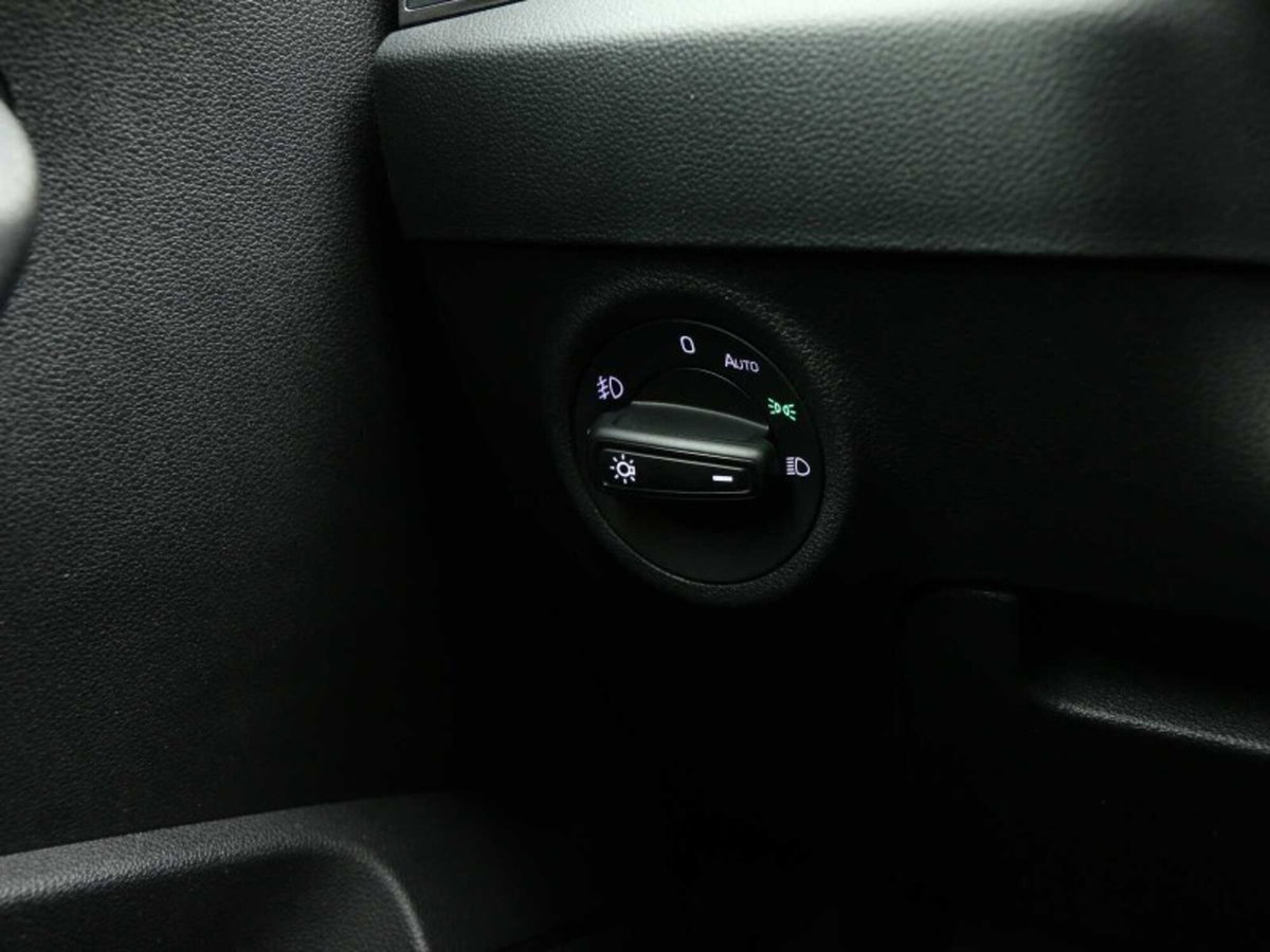 Skoda Karoq 2.0 TDI EVO SCR 115 CV DSG Executive (17)