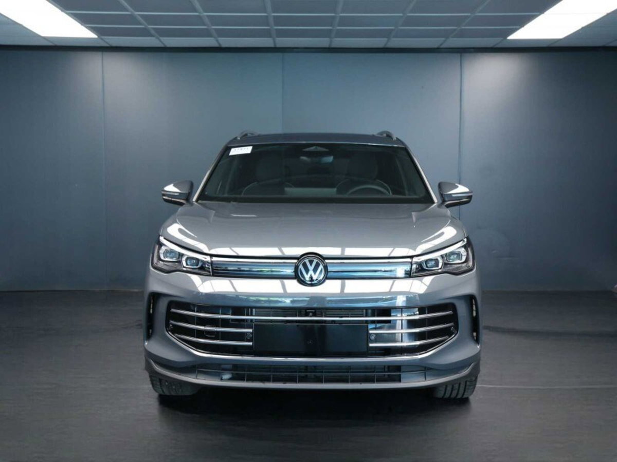Volkswagen Tiguan 1.5 etsi Elegance 150cv dsg (2)