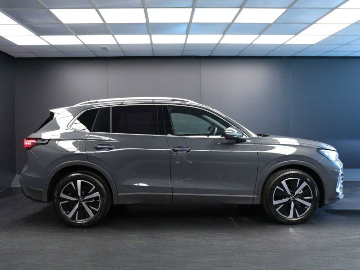 Volkswagen Tiguan 1.5 etsi Elegance 150cv dsg (8)