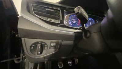 Volkswagen Taigo 1.0 tsi R-Line 115cv (11)