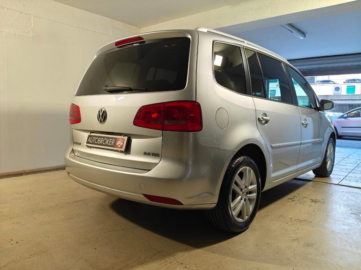 Volkswagen Touran 2.0 TDI 140 CV DSG Highline (4)
