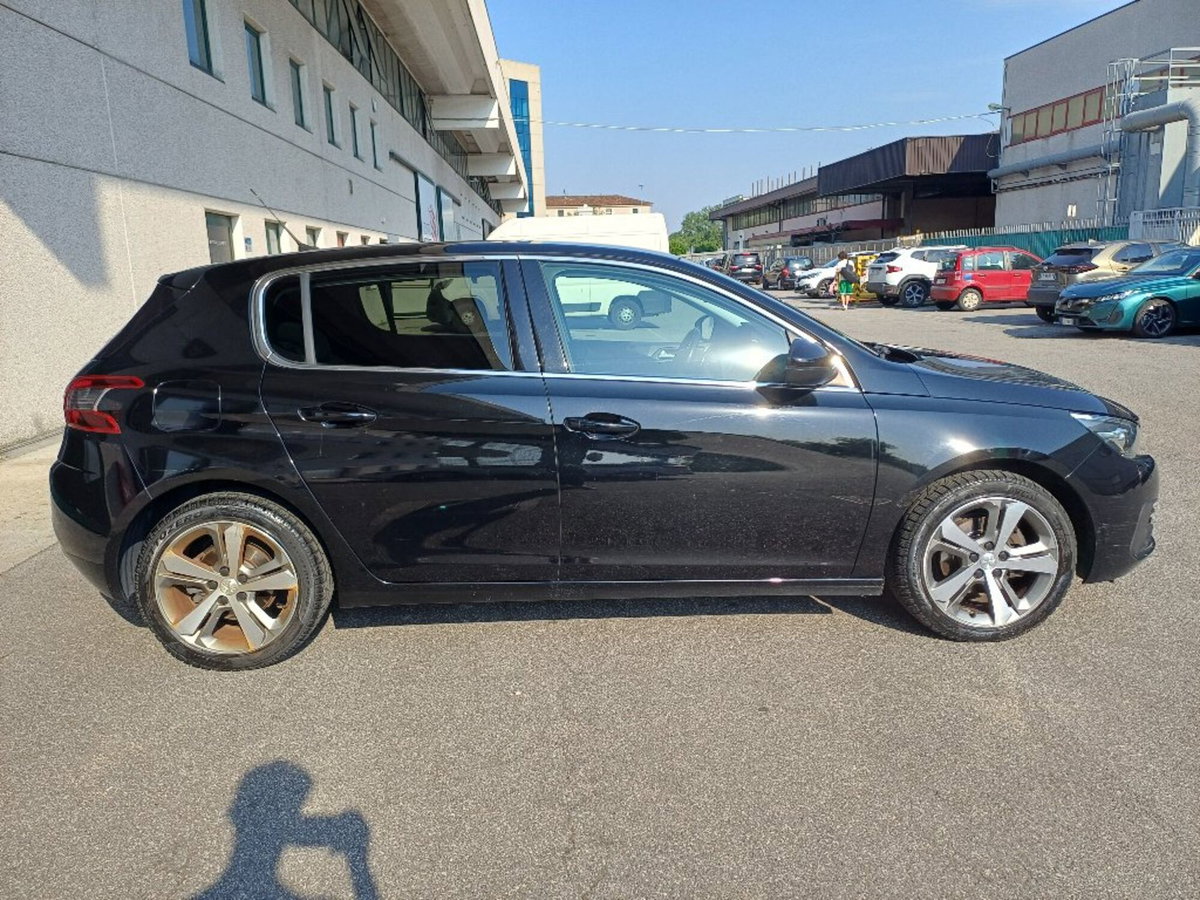 Peugeot 308 BlueHDi 130 S&S EAT8 Allure Pack (5)