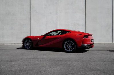 Ferrari 812 Coupé 812 Superfast (4)