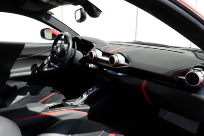 Ferrari 812 Coupé 812 Superfast (8)