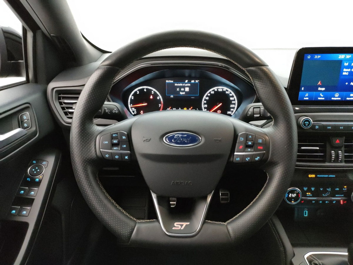 Ford Focus 2.3 ecoboost ST 280cv (14)