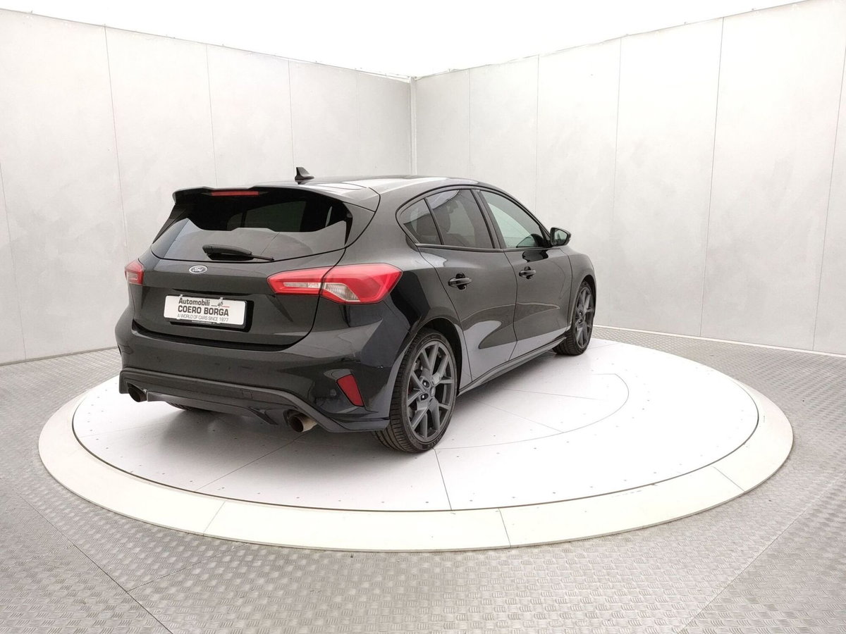 Ford Focus 2.3 ecoboost ST 280cv (4)