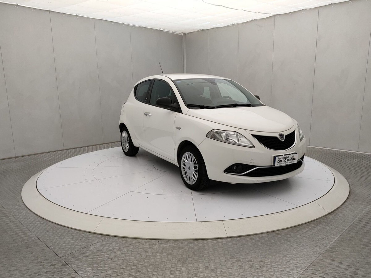 Lancia Ypsilon 1.3 MJT 16V 95 CV 5 porte S&S Silver