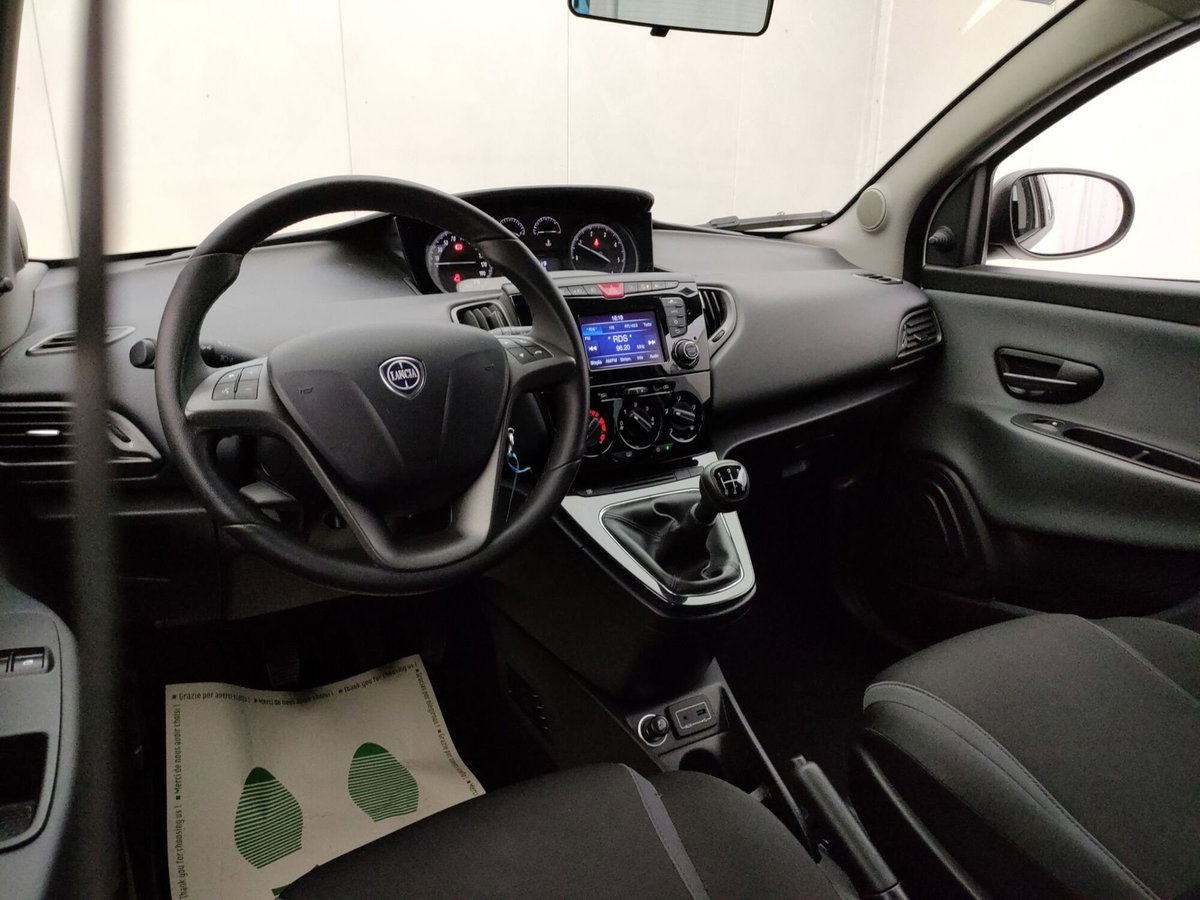 Lancia Ypsilon 1.3 MJT 16V 95 CV 5 porte S&S Silver (11)