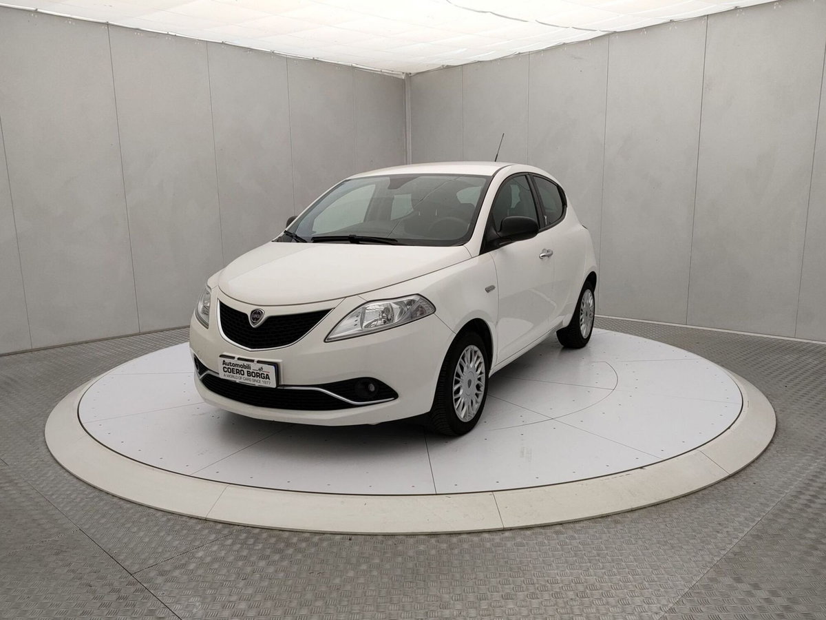 Lancia Ypsilon 1.3 MJT 16V 95 CV 5 porte S&S Silver (3)