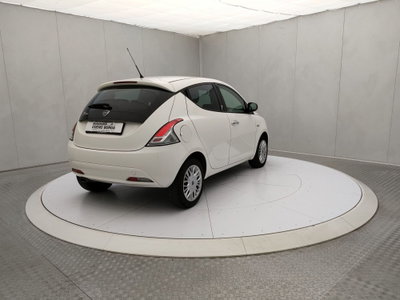 Lancia Ypsilon 1.3 MJT 16V 95 CV 5 porte S&S Silver (4)