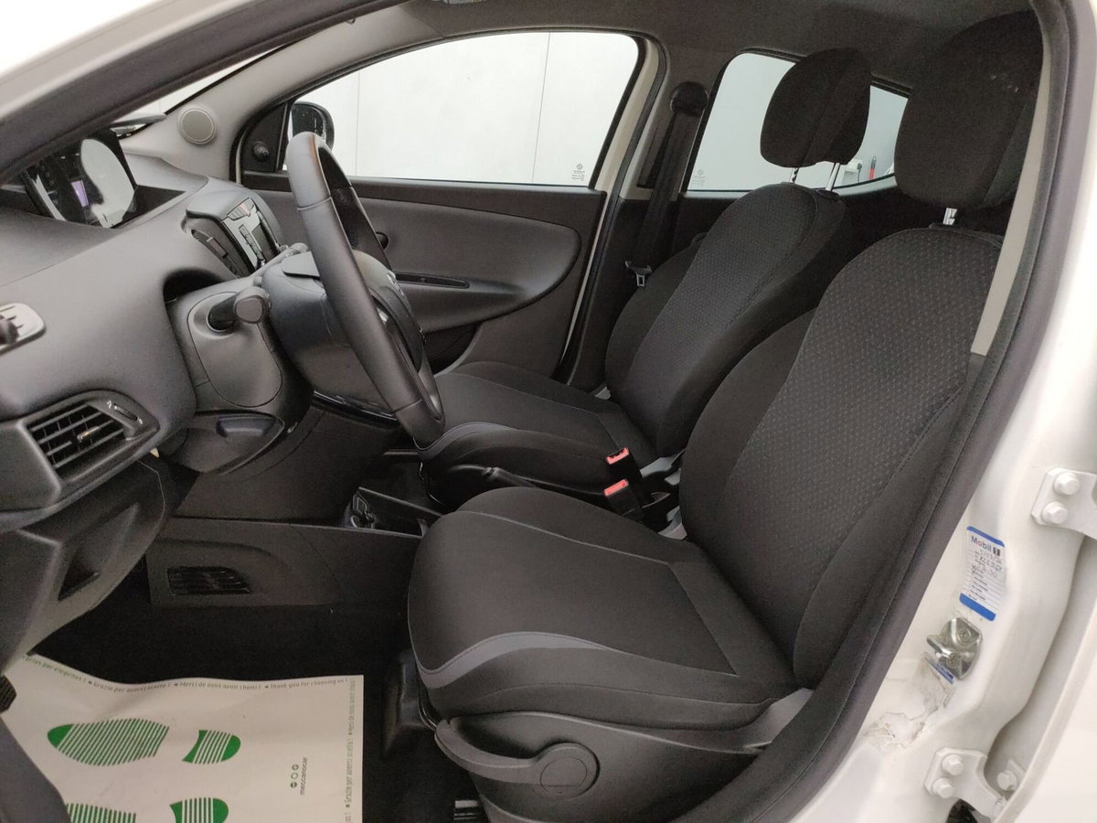 Lancia Ypsilon 1.3 MJT 16V 95 CV 5 porte S&S Silver (7)