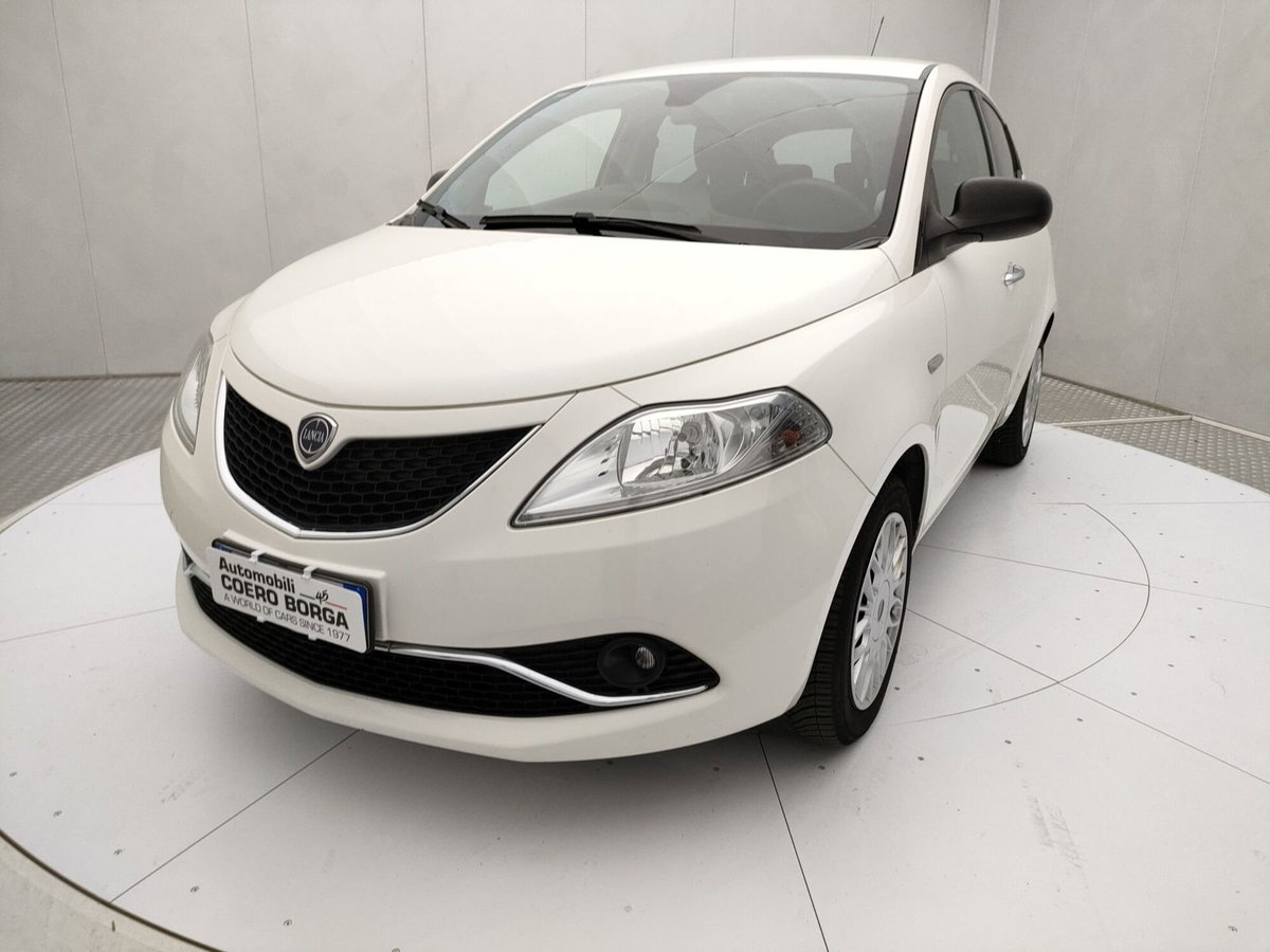 Lancia Ypsilon 1.3 MJT 16V 95 CV 5 porte S&S Silver (9)