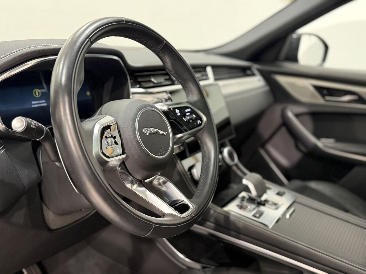Jaguar F-Pace 2.0d i4 mhev R-Dynamic SE 90th Anniversary Edition awd 204cv auto (11)